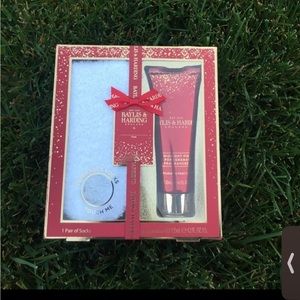 NWT BaylisHarding holiday body lotion &socks set